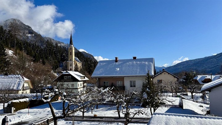 Winterlicher Dorfblick in Weißbriach