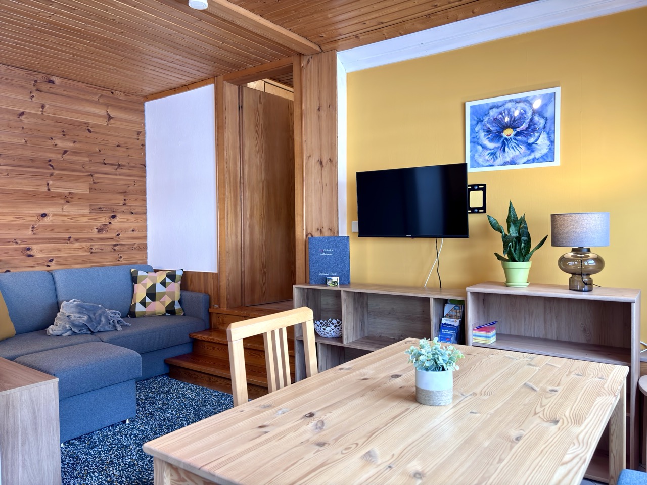 Nº 2 – Charmante Dachgeschosswohnung mit Balkon